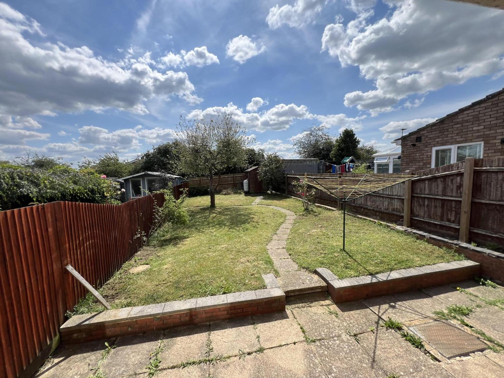 Charming 3-bed House In * Leighton Buzzard